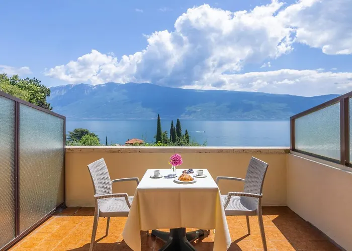 Hotel Meandro - View Gargnano