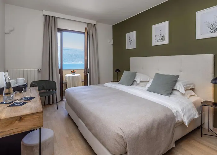 Meandro - View Gargnano